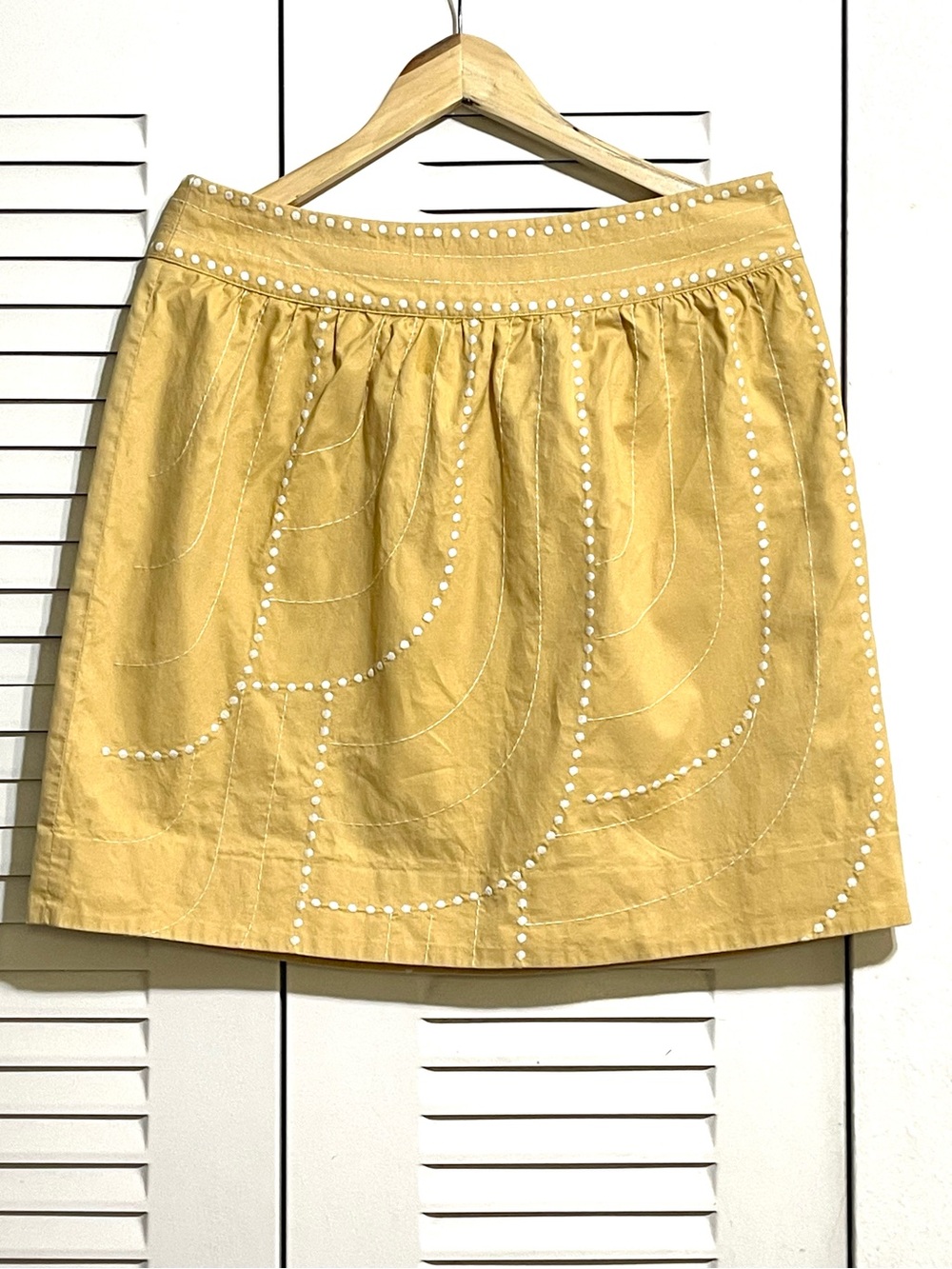 Anthropologie Floreat Women’s Yellow Mini Skirt Embroidered GUC Size 10